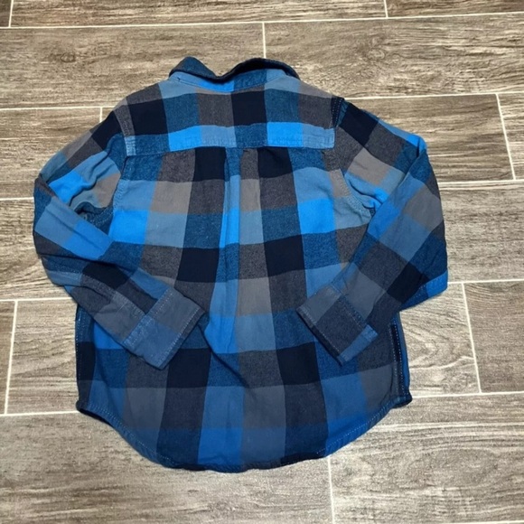 Flannel Button Long Sleeve Bundle - Picture 14 of 14
